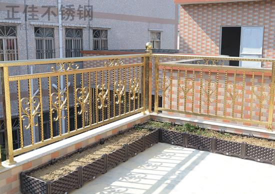 5badd81c6a7b45c580ac32008a8b35a7 不锈钢回形斑纹管围栏