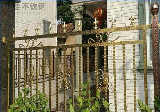 cda44deef7dfc438b8aac584c05f3860 不锈钢回形斑纹管围栏3